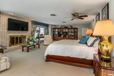 Bedroom - 15866 Moellers Rd, Marion, IL 62959 photo 10 of 13