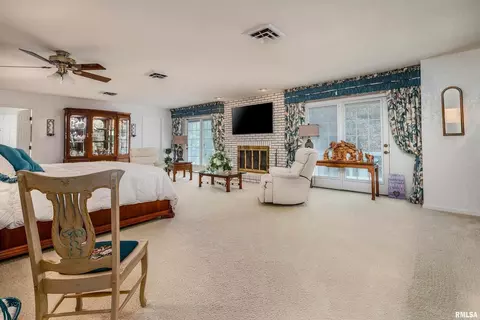 Bedroom - 15866 Moellers Rd, Marion, IL 62959 photo 8 of 13