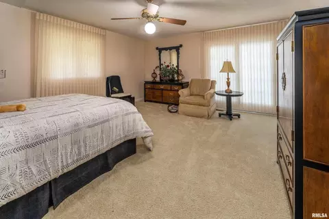 Bedroom - 15866 Moellers Rd, Marion, IL 62959 photo 4 of 13
