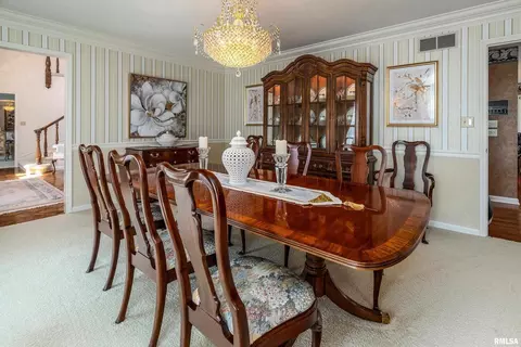 Dining - 15866 Moellers Rd, Marion, IL 62959 photo 3 of 6