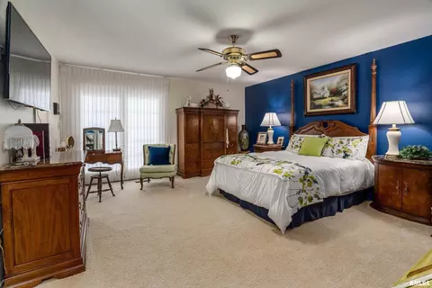 Bedroom - 15866 Moellers Rd, Marion, IL 62959 photo 6 of 13