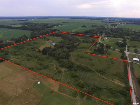 000 Cedar Rd, Kell, IL 62853