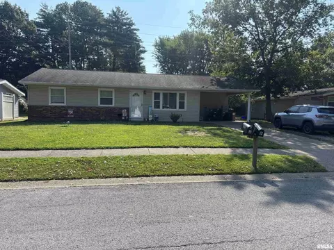 205 S Emerald Ln, Carbondale, IL 62901
