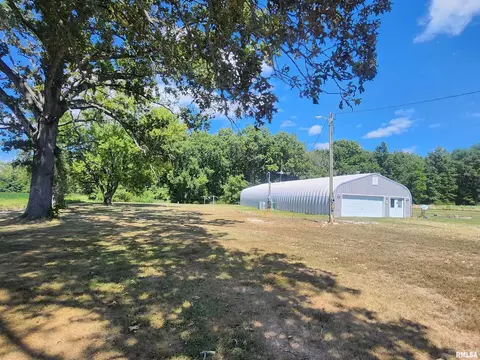 6707 Mockingbird Rd, Tamaroa, IL 62888