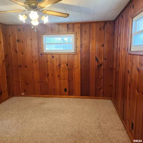 Bedroom - 720 Birchwood Ave, Flora, IL 62839 photo 1 of 5
