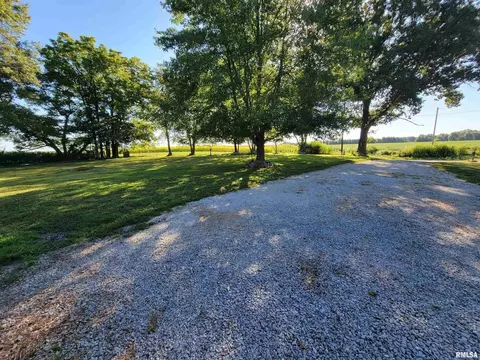Exterior - 2517 Cherrybark Ln, Flora, IL 62839 photo 7 of 27