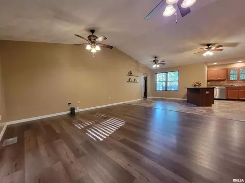 Living - 2517 Cherrybark Ln, Flora, IL 62839 photo 1 of 2