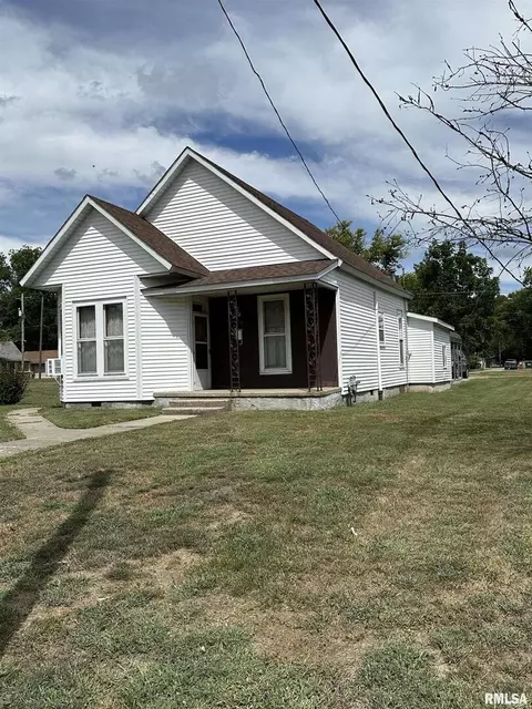 418 E Keyes St, Du Quoin, IL 62832