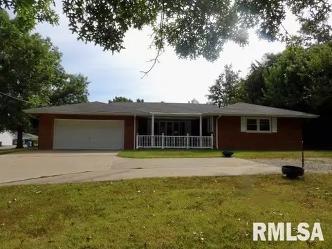 736 N Mill St, Carrier Mills, IL 62917