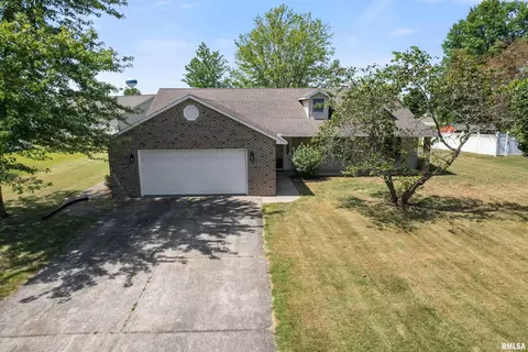 1306 N Magnolia Dr, Marion, IL 62959