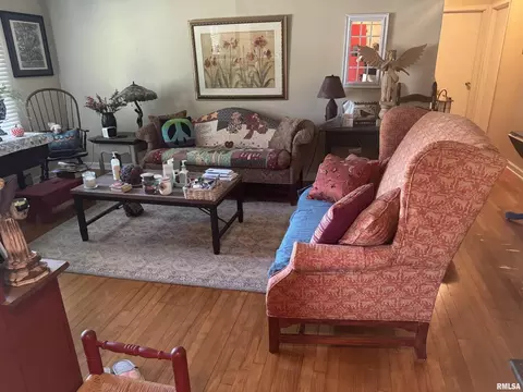 1803 W Cherry St, Marion, IL 62959 photo 6