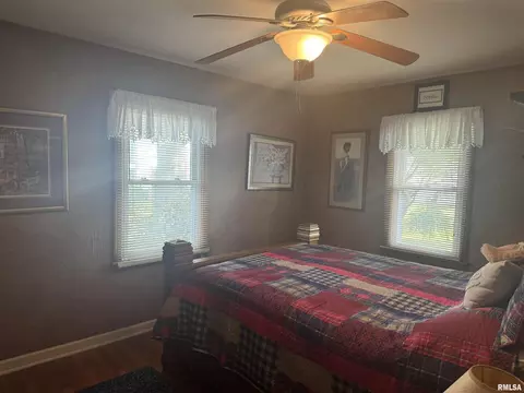 1803 W Cherry St, Marion, IL 62959 photo 12