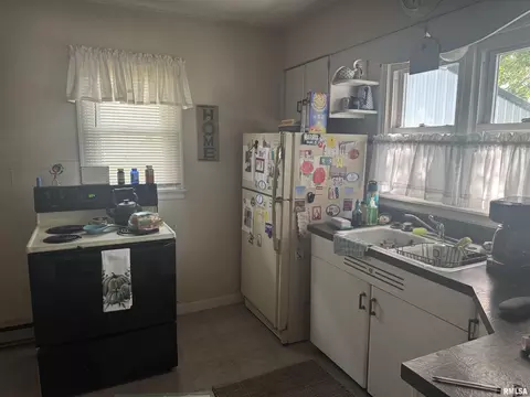 1803 W Cherry St, Marion, IL 62959 photo 9