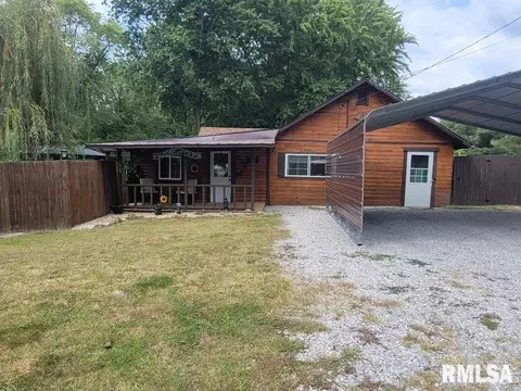 820 White Ave, Mount Vernon, IL 62864