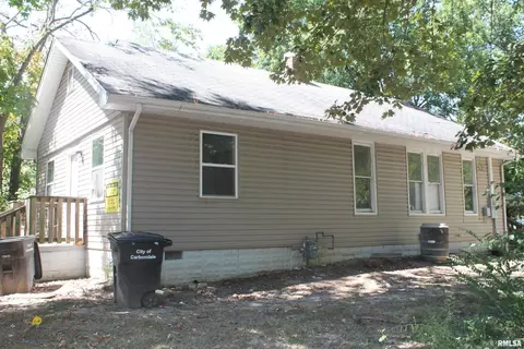 702 W Walnut St, Carbondale, IL 62901