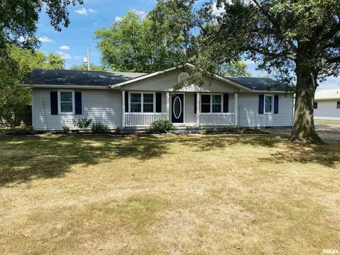 616 E Donna Dr, Irvington, IL 62848
