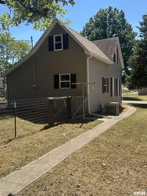 310 E Almond St, Percy, IL 62272 photo 3