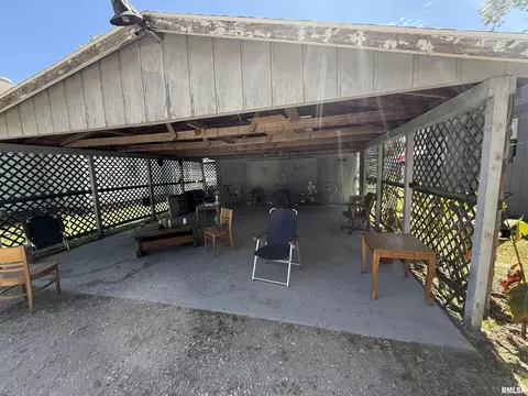 617 N Walnut St, Centralia, IL 62801 photo 10