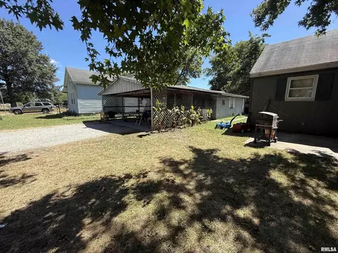 617 N Walnut St, Centralia, IL 62801 photo 6