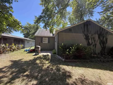 617 N Walnut St, Centralia, IL 62801 photo 5