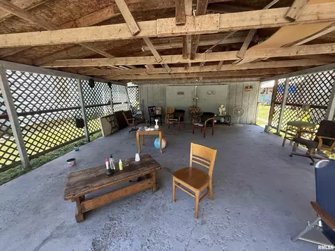 617 N Walnut St, Centralia, IL 62801 photo 9