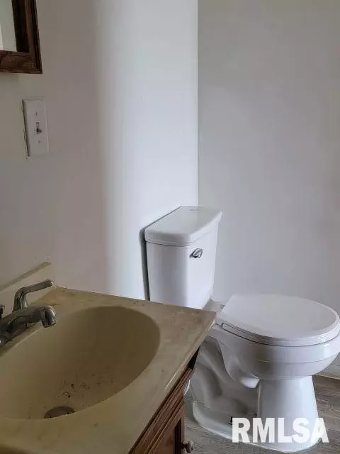 Bath - 617 N 14th St, Herrin, IL 62948 photo 1 of 2