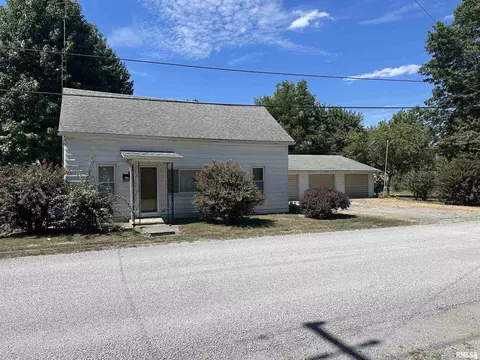 1114 Broadway St, Willisville, IL 62997