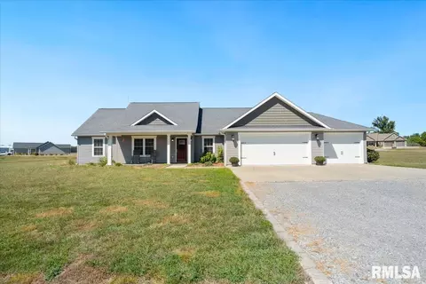 15702 Jadin Rd, Marion, IL 62959