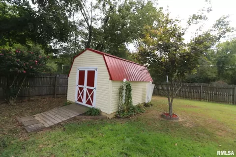 Exterior - 101 Lingale St, Marion, IL 62959 photo 3 of 3