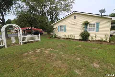 Exterior - 101 Lingale St, Marion, IL 62959 photo 2 of 3