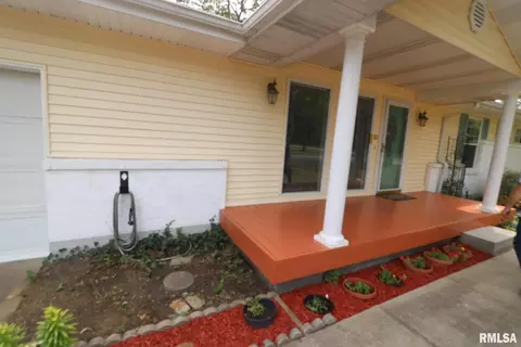 Exterior - 101 Lingale St, Marion, IL 62959 photo 1 of 3