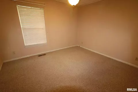 Bedroom - 101 Lingale St, Marion, IL 62959 photo 7 of 10