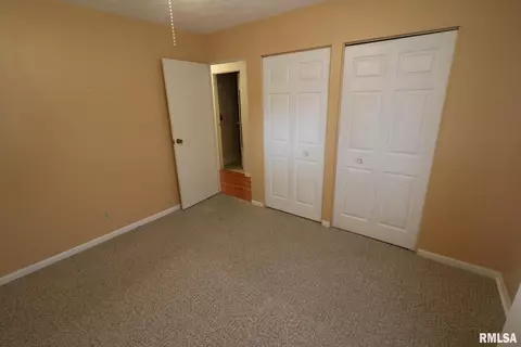 Bedroom - 101 Lingale St, Marion, IL 62959 photo 6 of 10