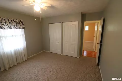 Bedroom - 101 Lingale St, Marion, IL 62959 photo 3 of 10