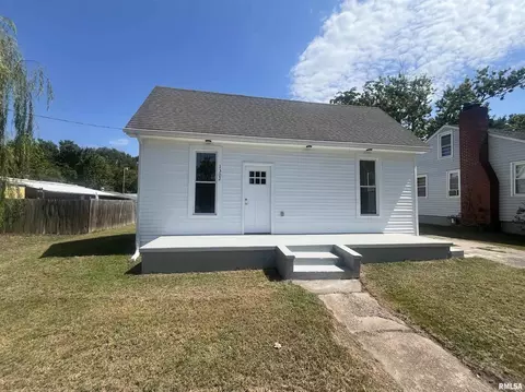 1302 Catherine St, Metropolis, IL 62960