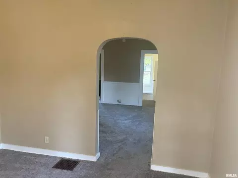 Entry Way - 2142 Herbert St, Murphysboro, IL 62966 photo 1 of 2