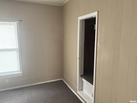 Bedroom - 2142 Herbert St, Murphysboro, IL 62966 photo 3 of 4