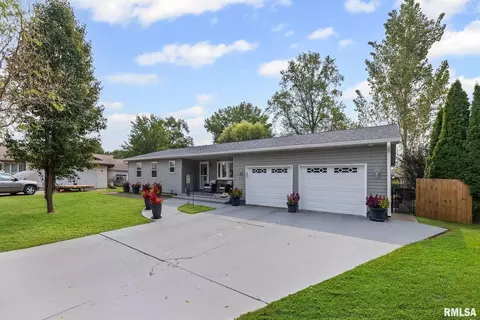 521 Marquis Ave, Centralia, IL 62801