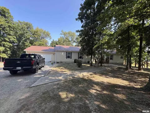 1543 Oak Mound Ln, Xenia, IL 62899