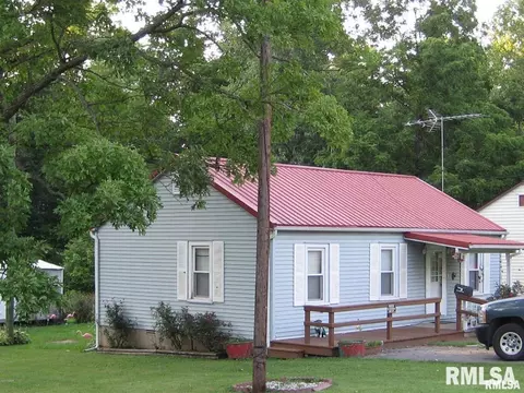 22 S Il 34 S St, Rosiclare, IL 62982