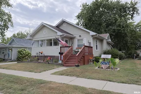 307 S Pruyn St, Salem, IL 62881