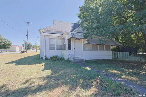 1020 N 16th St, Herrin, IL 62948