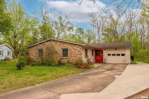 2017 W Norwood Dr, Carbondale, IL 62901