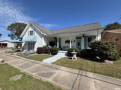 203 E 4th St, Brookport, IL 62910