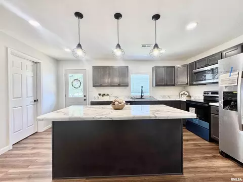 309 W Main St, Ewing, IL 62836 photo 12
