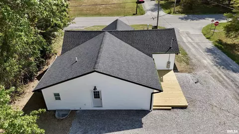 309 W Main St, Ewing, IL 62836 photo 5