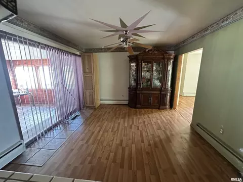 341 Mcfall St, Benton, IL 62812 photo 11