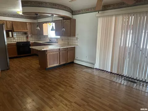 341 Mcfall St, Benton, IL 62812 photo 15