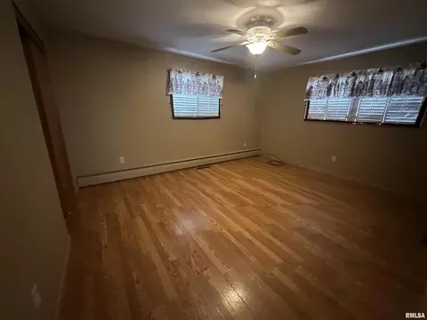 341 Mcfall St, Benton, IL 62812 photo 22