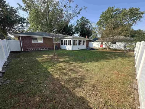 341 Mcfall St, Benton, IL 62812 photo 38